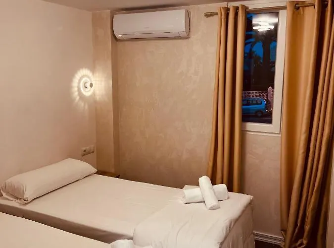 Хостел De Helene *