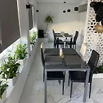 Auberge de jeunesse De Helene *